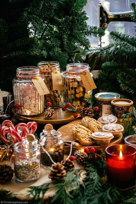 67 Hot Chocolate Station Ideas That Will seriously Warm Up Your Winter! — Smartblend Wedding Cocoa Bar, Hot Chocolate Bar At Home, Hot Chocolate Cart, Hot Chocolate Bar Cart, Hot Chocolate Board, Christmas Hot Chocolate Station, Christmas Hot Chocolate Bar, Hot Chocolate Toppings, Hot Chocolate Station