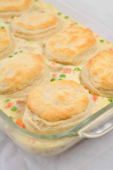 Biscuit Chicken Pot Pie Casserole, Ham Pot Pie, Biscuit Chicken Pot Pie, Easy Chicken Pot Pie Recipe, Biscuits Casserole, Pot Pie Casserole, Chicken Pot Pie Filling, Chicken Pot Pie Casserole, Homemade Chicken Pot Pie