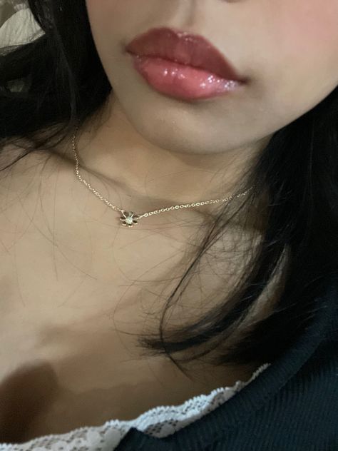 Lip Combos Pictures, Aesthetic Lip Combo, Prom Lip Combo, Brown Lip Combo Latina, Latina Lip Liner, Chola Lip Combo, Lip Combo Aesthetic, Latina Lip Combo, Cute Lip Combos