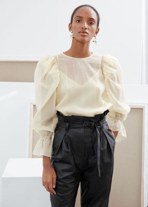 Fendi Dress, White Blouses, Organza Blouse, Trouser Outfits, Statement Sleeves, Chic Blouses, Simply Chic, Puff Sleeve Blouse, Mode Inspo