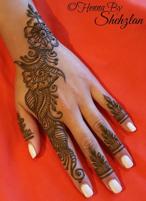 Mehendi Behind Hand, Bail Mehndi Design Front Hand Easy, Mehendi Designs For Hands Bail, Mhendi Design Simple Bail, Bail Mehendi Designs, Back Hand Bail Mehndi Designs, Mehendi Designs For Hands Arabic Back, Simple Bail Mehndi Design, Bail Mehndi Design Front Hand