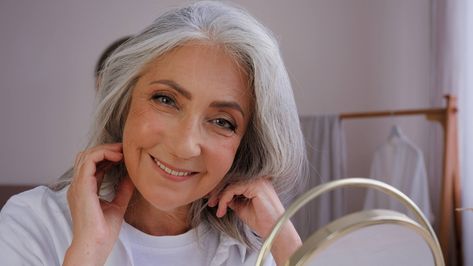 Will Baking Soda Take Yellow Out Of Gray Hair? [Remove Yellow Tones] Baking Soda For Grey Hair, Apple Cider Vinegar For Grey Hair, Diy Shampoo For Grey Hair, Baking Soda For Gray Hair, Removing Yellow From Gray Hair, How To Remove Yellow From Gray Hair, How To Get Yellow Out Of Gray Hair, Hydrogen Peroxide Hair Lightening, Grey Hair Diy