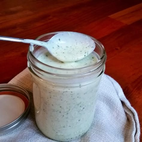 Oh mylanta you guys. I can’t believe I completed 45 days of Whole 30 in my life without making dump ranch. Big mistake. Huge. I finally made dump ranch today, and doing this recipe with the… Dump Ranch, Gorgonzola Dressing, Whole 30 Lunch, Green Goddess Dressing, Whole 30 Approved, Whole 30 Diet, Homemade Ranch Dressing, Homemade Ranch, Paleo Lunch