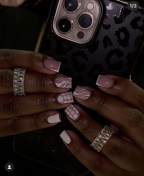 Short Square Nail Designs Aesthetic, Shortie Nails Black Women, Square Acrylic Nails Trendy, Overlay Design Nails, Boyfriend Name On Nails, Braider Nails Set Short, Short Boujee Nails, Overlay Nail Designs, Short Nails Yellow