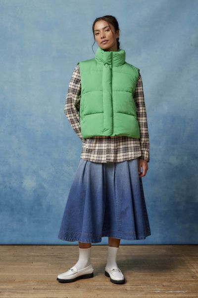 BDG Pia Puffer Vest | Urban Outfitters Puffer Vest Styling, Puff Vest Outfit, Green Puffer Jacket Outfit, Green Vest Outfit, Puffy Vest Outfit, Oversized Puffer Vest, Green Puffer Vest, Puffer Outfit, Puffer Vest Fashion