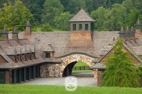 Stable Exterior Design, Elegant Horse Stables, Horse Stables Design Exterior, Horse Stables Exterior, Horse Stable Exterior, Horse Barn Exterior, Stable Exterior, Horse Stables Design, Shope Reno Wharton