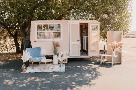 Mobile Bridal Suite, Mobile Beauty Therapist, Mobile Nail Salon, Mobile Hair Salon, Foodtrucks Ideas, Mobile Beauty Salon, Bridal Lounge, Beauty Van, Boho Mobile