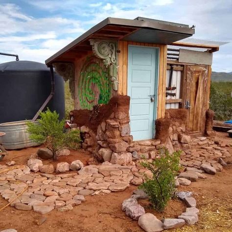 Hyper Adobe Construction with Richard Ward - Tiny House Blog Hyper Adobe House, Desert Tiny Home, Oasis Springs, Earth Bag Homes, Acre Homestead, Tiny House Blog, Bisbee Arizona, Desert Living, Adobe House