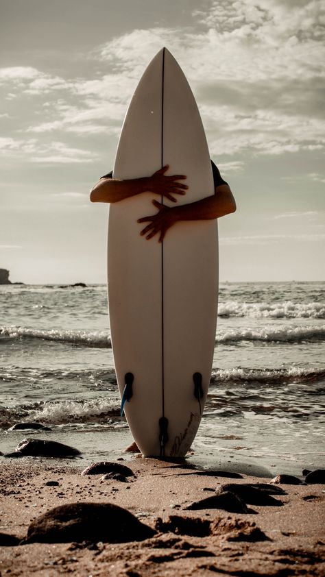 Beach Surf Pictures, Surfboard Stand, Portrait Photography Lighting, Surfer Vibes, Surfing Aesthetic, Ocean Background, Surf Aesthetic, Water Time, Photography Assignments