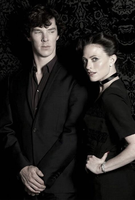 Sherlock Bbc Funny, Sherlock Background, Sherlock Irene Adler, Bennedict Cumberbatch, Sherlock And Irene, Sherlock Wallpaper, Sherlock Poster, Sherlock Holmes Series, Lara Pulver