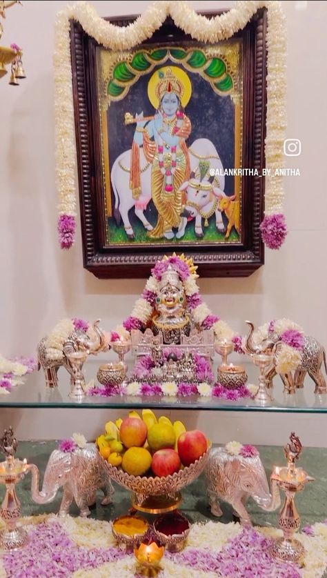 Varalakshmi Pooja Decoration, Lakshmi Sarees, God Rangoli, Laxmi Pooja, Lakshmi Goddess, Laxmi Puja, Varalakshmi Pooja, Lakshmi Pooja, Devi Maa