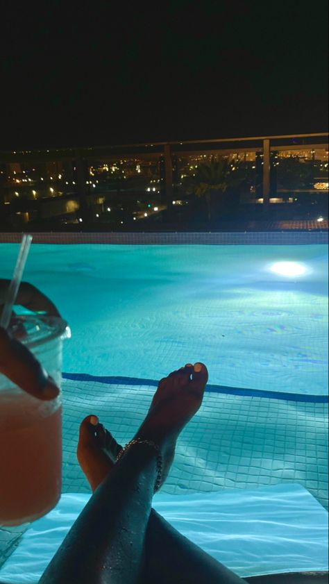 Pool Aesthetic Black Women, Pool Side Pictures Black Women, Dark Swimming Pool Aesthetic, Pool Picture Ideas Instagram Black, Swimming Night Aesthetic, Swimming Pools Aesthetic, Pool Pictures Black Women, Night Time Pool Pictures, By The Pool