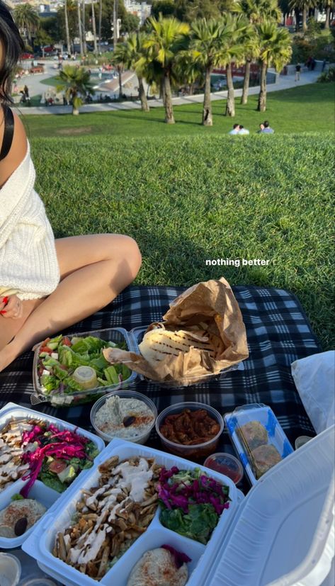 Picnic Ig Story, Girls Day Out Instagram Story, Ig Stories With Friends, Picnic Story Instagram, Ig Friends Story, Insta Friends Story Ideas, Insta Friends Story, Ig Story With Friends, Picnic Instagram Story