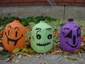 Cheap Easy Halloween Decorations, Halloween Milk Jugs, Cheap Halloween Crafts, Milk Jug Crafts, Decorating For Halloween, Halloween Camping, Homemade Halloween Decorations, Easy Halloween Decorations, Cheap Halloween