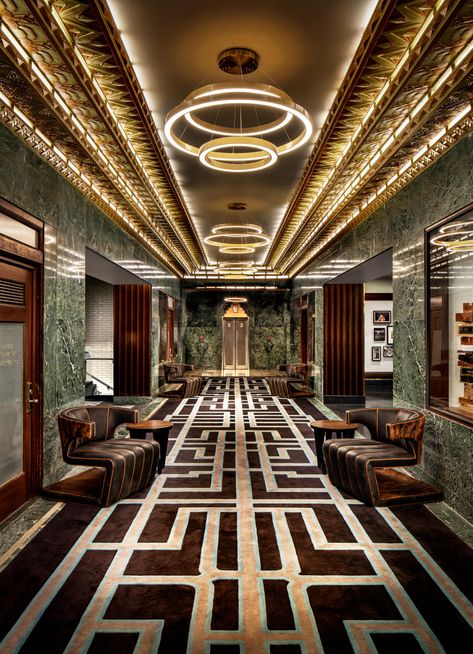 Luxury Hotels Lobby, Interior Design Drawings, Chandelier Decor, Luxury Furniture Brands, Lobby Design, Iconic Buildings, Salou, Luxury Lighting, Hotel Lobby