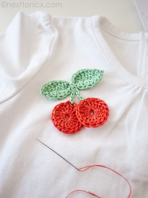 Crochet Cherry, Crochet Embellishments, Cherry Pattern, Crochet Brooch, Confection Au Crochet, Mode Crochet, Crochet Food, Crochet Diy, 자수 디자인