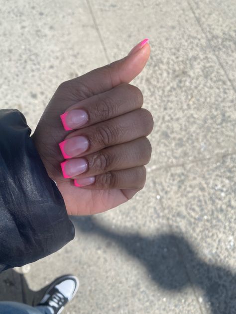 Pretty Pink Nails French Tip, Short Pink Tips Nails, French Tip Summer Nails Square, Pink French Tip Nails With Design Square, Square Pink Tips, Short Square French Nail Designs, Neon Pink French Tip Nails Square, Short Square French Tip Acrylic Nails Pink, Cute Nails Acrylic Short French Tip