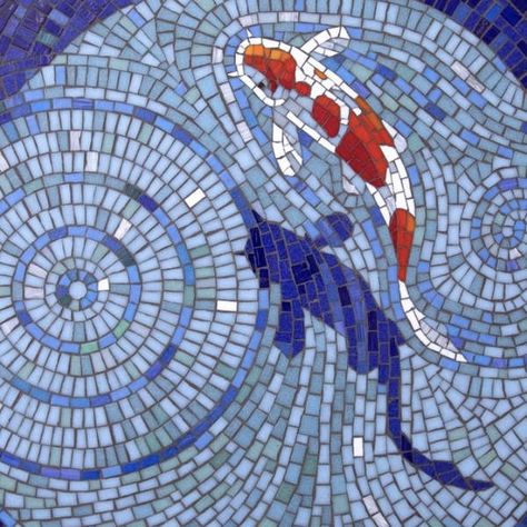 Making Shadows In Mosaics – The Mosaic Store Mosaic Koi Fish, Mosaic Table Diy, Koi Mosaic, Easy Mosaic Patterns, Mosaic Art Ideas, Fish Mosaic, Mosaic Pot, Mosaic Tray, Paper Mosaic