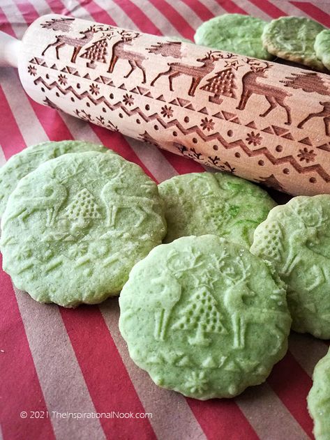 Embossed sugar cookies with Christmas rolling pin Stamped Rolling Pin Cookie Recipe, Decorative Rolling Pin Cookies, Roll Out Christmas Cookies, Best Rolled Cookie Recipe, Best Cookie Recipe For Stamping, Sugar Cookie Recipe For Stamping, Rolled Cookies Christmas, Embossed Rolling Pin Cookies, Embossed Rolling Pins