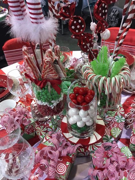 Christmas Bites, Christmas Teas, Ladies Christmas Party, Christmas Afternoon Tea, Christmas Party Ideas For Teens, Brunch Tablescape, Christmas Luncheon, Christmas Tea Party, Ladies Tea