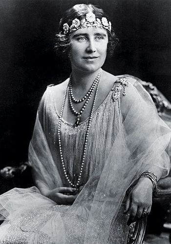 Queen Elizabeth the Queen Mother: the Tiaras of a Duchess and Queen – HistorianRuby: An Historian's Miscellany Strathmore Rose Tiara, Prince Wilhelm, Elizabeth Young, Prinz Charles, The Queen Mother, Edward Viii, Queen Mum, John Mcenroe, Princess Tiara