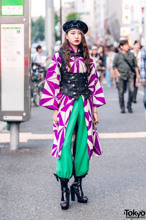 Modern Yukata Fashion, Japanese Modern Kimono, Japanese Cyberpunk Fashion, Kimono Fashion Street Style Casual, Street Style Kimono, Modern Kimono Fashion Outfits, Modern Kimono Fashion, Kimono Street Style, Modern Japanese Fashion