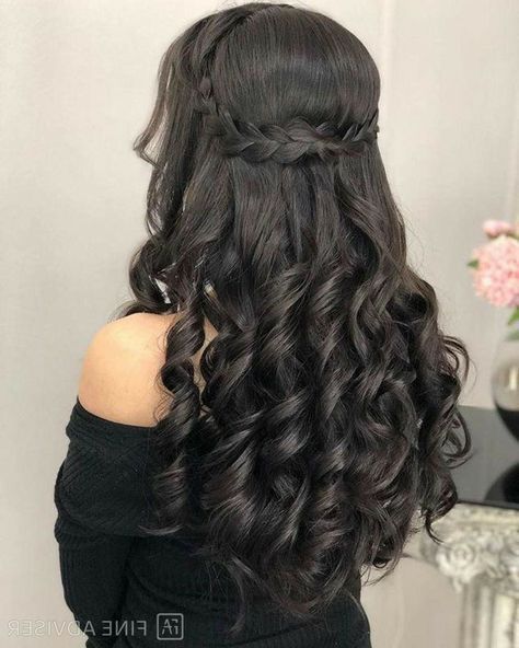 Traditional Hairstyle, Simple Prom Hair, Quince Hairstyles, Prom Hairstyles For Long Hair, Cute Hairstyles For Medium Hair, Prom Hairstyles, Aesthetic Hair, العناية بالشعر, Bridesmaid Hair