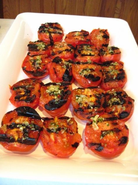 Easy and tasty tomatoes on the electric grill, great for appetizers or side dish. Juicy. Healthy Hot Dog, Summer Dinner Recipes Grill, Cholesterol Meals, Grilled Meat Recipes, Cooking Tomatoes, Grilled Tomatoes, Summer Grilling Recipes, Low Cholesterol, Grilled Veggies