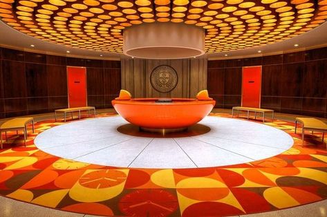 Retro Futurism Interior, 1970s Interior Design, 70s Architecture, Googie Architecture, 70s Interior, Brutalism Architecture, Retro Interior Design, Production Design, Social Housing