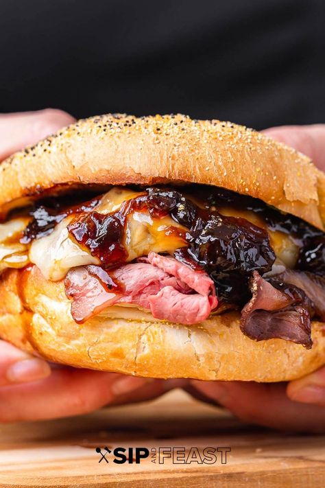 Sirloin Roast Sandwiches, Roast Beef Baguette Sandwich, Roast Beef Breakfast Sandwich, Roast Beef On A Bun, Hot Sub Sandwich Ideas, Beef Tenderloin Sandwich Recipes, Sliced Beef Sandwiches, Beef Roast Sandwiches, Shaved Beef Sandwich