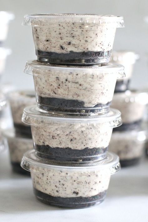 Cookies and Cream Dessert Cups - Cake Me Home Tonight Oreo Dessert Cups, Cookies And Cream Dessert, Cake Me Home Tonight, No Bake Cheesecake Filling, Dessert Cups Recipes, No Bake Oreo Cheesecake, Cookies And Cream Cheesecake, Mini Dessert Cups, Oreo Cream