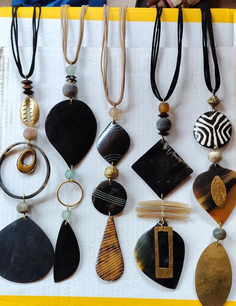 Listing price is for 5 necklace  Hand made in Kenya 🇰🇪 using horn,bone,brass and leather  Shipping through DHL Express  Wholesale prices available Grey Locs, Glass Bead Crafts Diy, Afrocentric Decor, African Inspired Jewelry, Afrocentric Jewelry, Funky Rings, African Colors, Wholesale Necklaces, Horn Jewelry