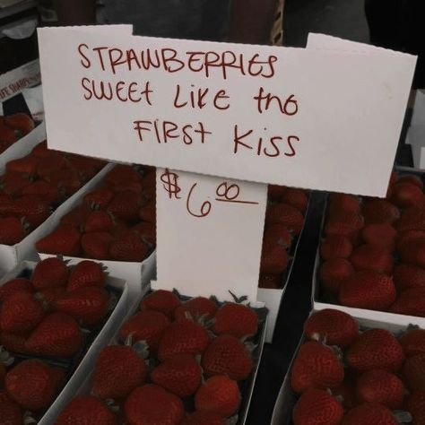 strawberries sweet like the first kiss dark aesthetic inspo Kiss Dark, Kiss Aesthetic, The First Kiss, Never Been Kissed, Taylor Songs, Everything Has Change, Sweet Kisses, Getting Back Together, The Night Before Christmas