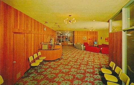 Dell hotel lobby in Surrey, Canada,1960s. 60s Hotel, 50s New York, Surrey Canada, New York Hotel, New York Hotels, Hotel Lobby, Lobby, 1960s, New York