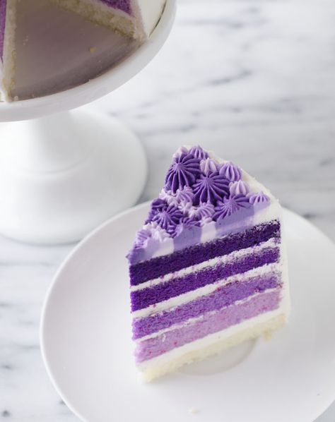 Lavender Ombre Cake, Ube Wedding Cake, Ombre Purple Cake, Purple Colour Cake, Purple Desserts, Cake Purple, Purple Cakes Birthday, Purple Cake, Purple Food