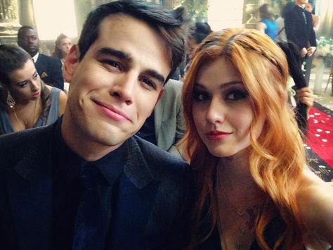 Alberto Rosende and Katherine McNamara - Shadowhunters Shadowhunters Actors, Simon And Clary, Clary And Simon, Shadowhunters Tv Series, Alberto Rosende, Shadowhunters Series, Shadowhunters Cast, Simon Lewis, Shadowhunters Tv Show