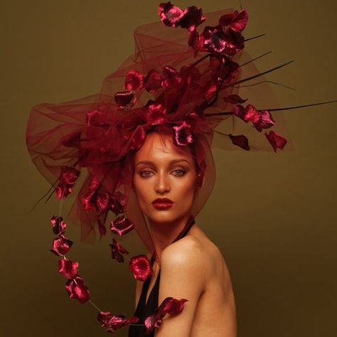 AW15/16 Floral Decay – Awon Golding Millinery Statement Veil, Tulle Pink, Flower Lady, Floral Headdress, Crazy Hats, Photographie Portrait Inspiration, Floral Hat, Kentucky Derby Hats, Pink Metallic