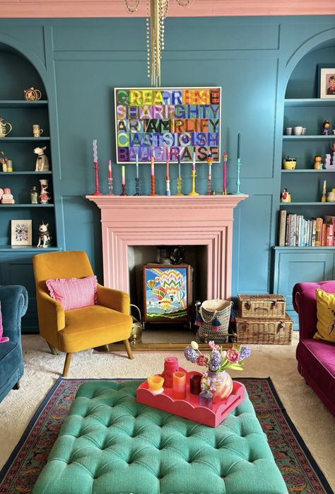 Colorful Fireplace, Maximalist Living Room, Vibrant Decor, Snug Room, Living Room Decor Colors, Dining Room Combo, Colourful Living Room, Red Rooms, Living Room Spaces