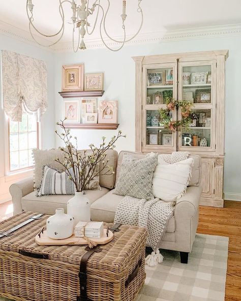 Farmhouse Cottage Living Rooms, Rustic Cottage Living Room, Couch White, White Hutch, Displaying Pictures, Beige Couch, Cottage Living Room, Farmhouse Living Room Decor Ideas, White Sofa