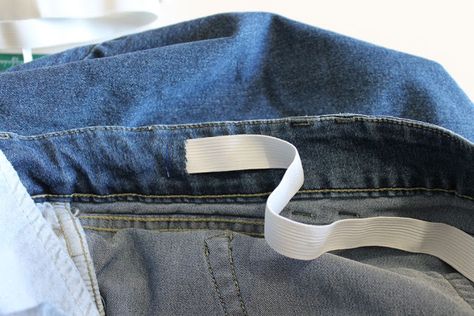 Waistband Too Big, Big Crafts, Upcycle Sweaters, Jeans Too Big, Elastic Waistband Jeans, Altering Jeans, Big Jeans, Sewing Jeans, Big Pants