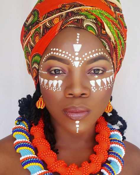 African face painting and Zulubeads. www.zulubeads.com African Face Paint, African Makeup, Festival Face, Painted Face, Face Painting Designs, Foto Tips, African Queen, Beauty Makeup Tips, Afro Art