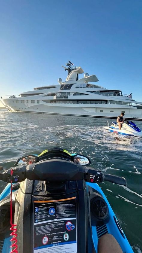 Travel Luxury Aesthetic, Aesthetic Rich Life, Jet Ski Aesthetic, Jetski Aesthetic, Yacht Vibes, Jet Ski Pictures, Rich Life Aesthetic, Yacht Summer, Jets Privés De Luxe