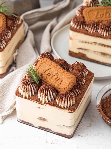 Biscoff Tiramisu, Zumbo's Just Desserts, Tiramisu Recipes, Easy Tiramisu, Easy Tiramisu Recipe, Tiramisu Dessert, Mascarpone Cream, Lotus Biscoff, Layered Desserts