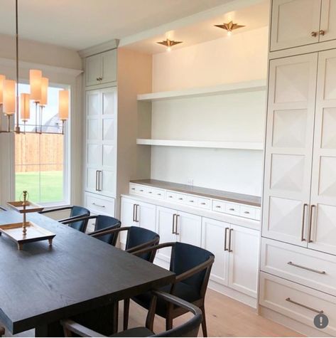 Dining Room Built Ins, Dining Room Built In, Kitchen Dining Room Combo, Built In Buffet, Dining Room Cabinet, Living Room Built Ins, Cabinet Dining Room, Dining Room Remodel, Large Chandelier