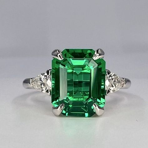 InfinityJewelersUSA - Etsy 5 Carat Emerald Ring, Emerald Pendants, Emerald Stone Rings, Engagement Ring Emerald Cut, Emerald Cut Engagement Ring, Engagement Ring Emerald, Emerald Ring Vintage, Extraordinary Jewelry, Ring Emerald Cut