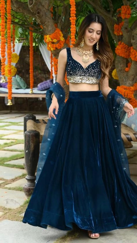 Velvet Designer Lehenga, Dark Blue Velvet Lehenga, Combination With Sea Green Colour Suit, Velvet Indian Outfits Party Wear, Plan Lehenga Design, Crush Material Lehenga, Blue Choli Designs, Dark Blue Lehenga Designs, Royal Blue Velvet Lehenga