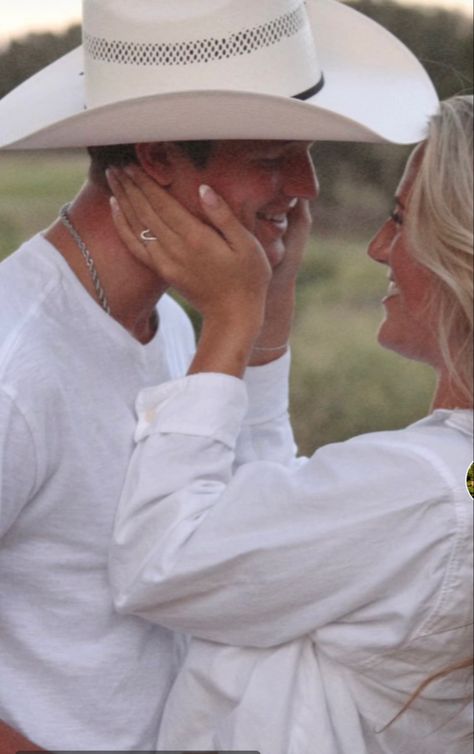 Denim On Denim Couple Photoshoot, Southern Relationship Aesthetic, Western Proposal Pictures, Coastal Cowgirl Engagement Photos, Country Husband And Wife, Cowboy Hat Engagement Pictures, Cowgirl Engagement Pictures, Western Couples Photos, Casual Wedding Photography