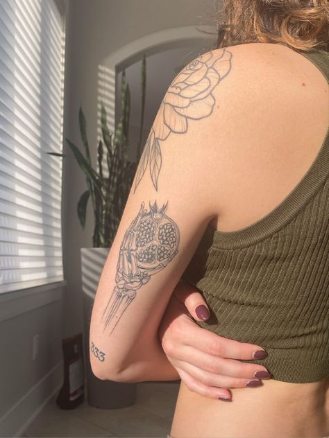 Hades And Persephone Back Tattoo, Greek Mythology Women Tattoos, Female Greek Mythology Tattoo, Oldest Daughter Tattoo, Italian Mythology Tattoo, Greek Mythology Tattoos Persephone, Greek Mythology Tattoos Fine Line, Greek Tattoos Mythology Goddesses, Pershepone Goddess Tattoo