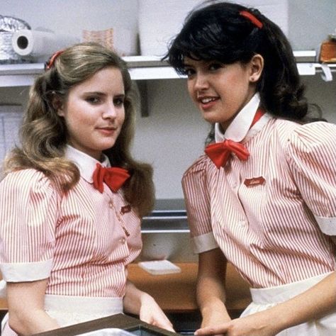 Jennifer Jason Leigh as Stacy and Phoebe Cates as Linda in "Fast Times at Ridgemont High" (1982) 80s Waitress, 1982 Aesthetic, 80s America, Linda Barrett, Hollywood Bombshell, Fast Times At Ridgemont High, 80’s Aesthetic, Jennifer Jason Leigh, Waitress Uniform