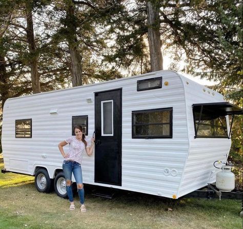 VINTAGE CAMPER REMODEL Camper Flip, Vintage Trailer Remodel, Camper Restoration, Camper Renovations, Vintage Camper Interior, Glamper Camper, Shasta Camper, Rv Interior Remodel, Camper Redo